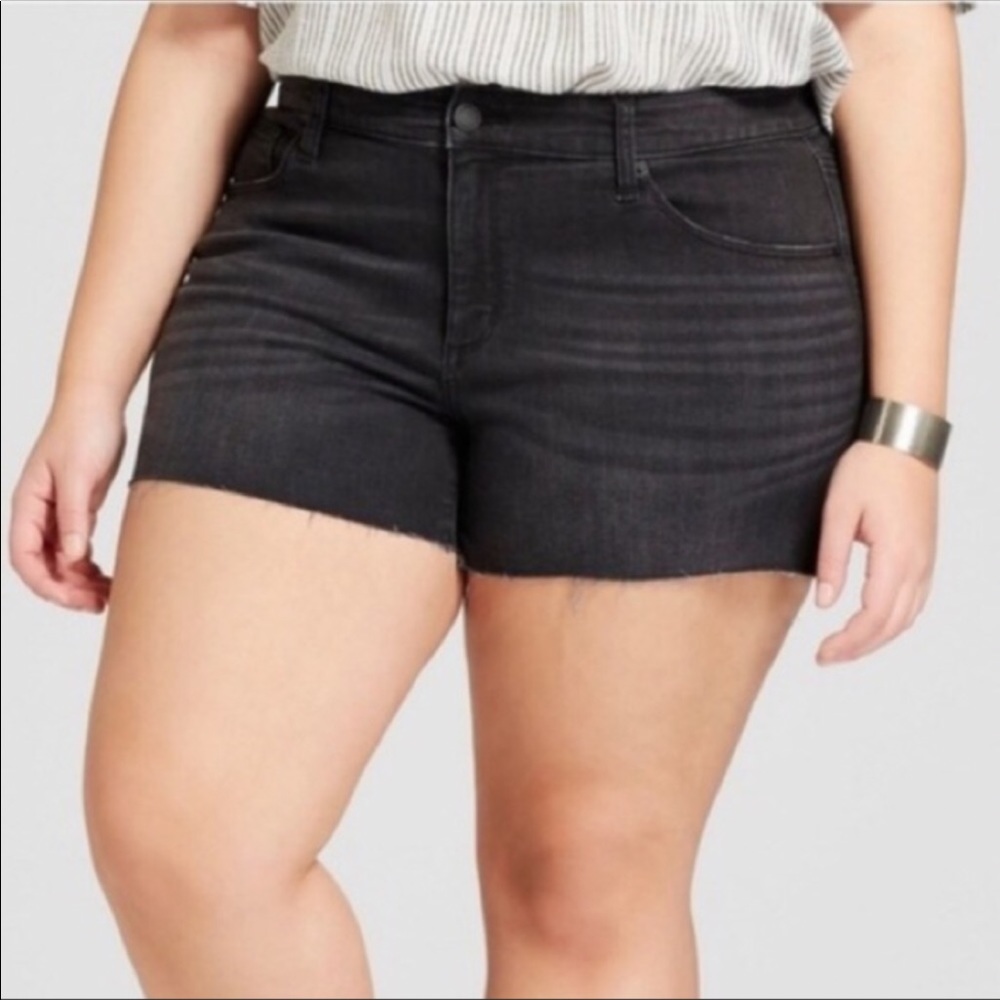 BNW/out tag Universal Thread sz 24W Jean Shorts!!